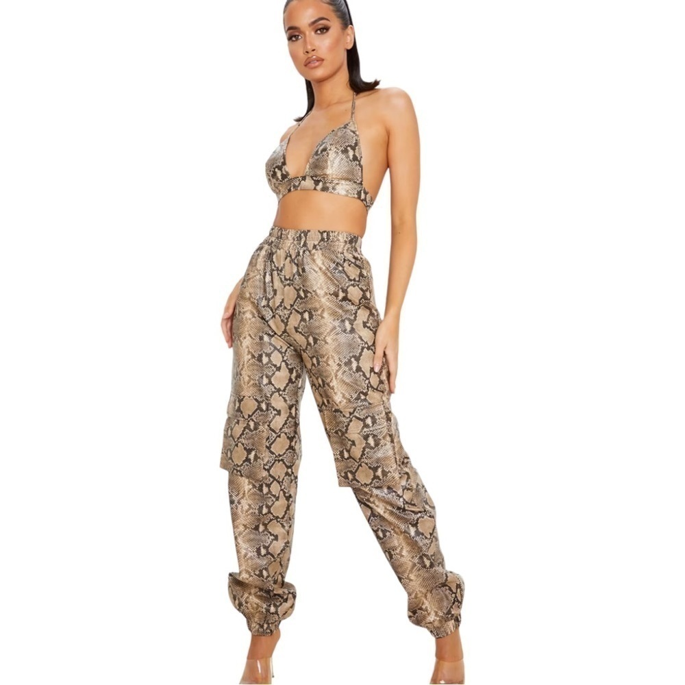 NEW PrettyLittleThing Taupe Snake Print Pocket Detail Cargo Trousers Size XS/ 2